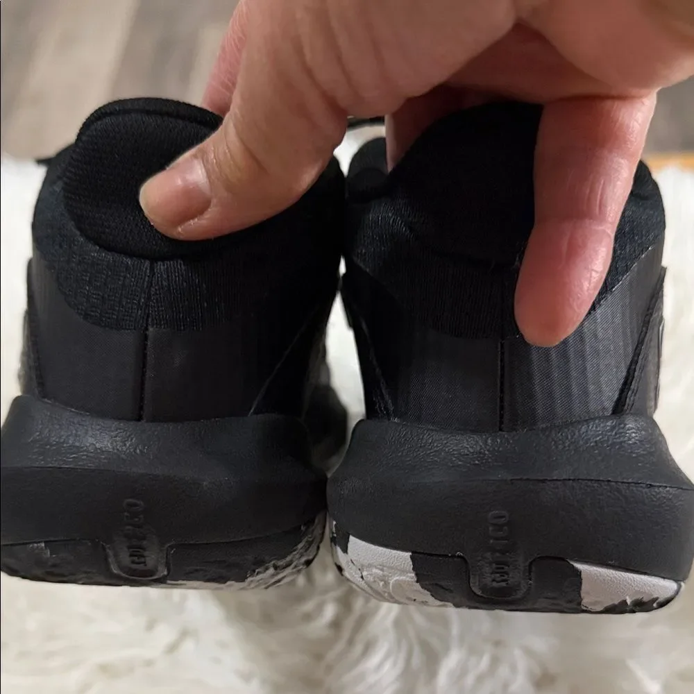 Under Armour stylish black